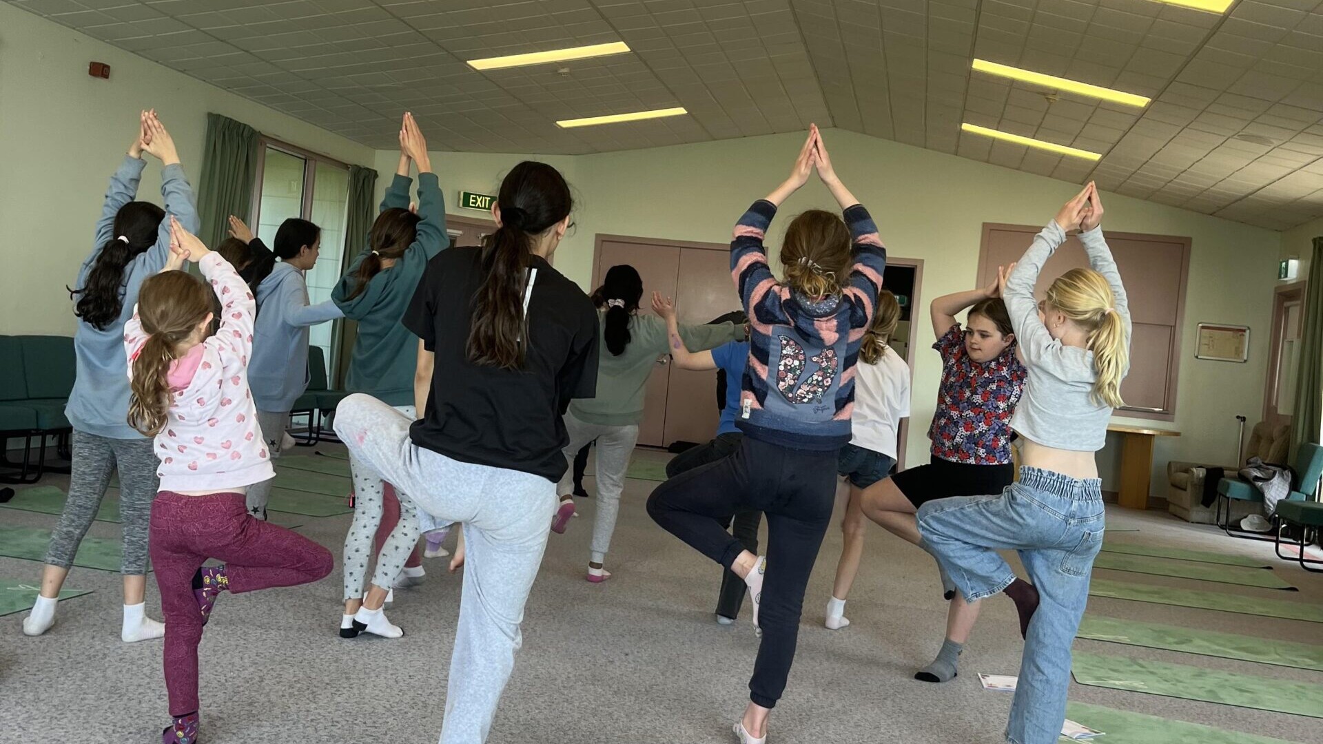 Yoga & Mindfulness 372258596 313710291193606 2508605687975139417 n scaled uai